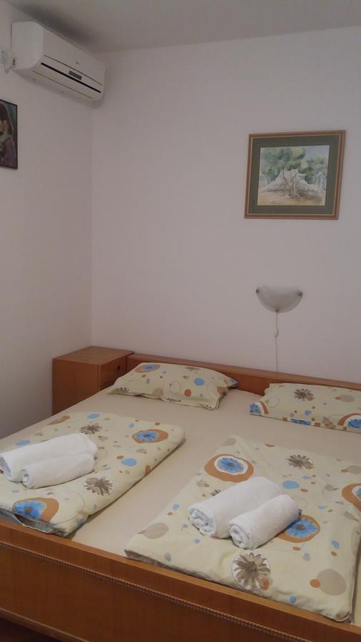 Apartmani I Sobe Mara Palit Экстерьер фото